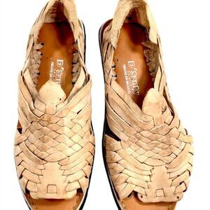 NWOT D' Santy Leather Sandals